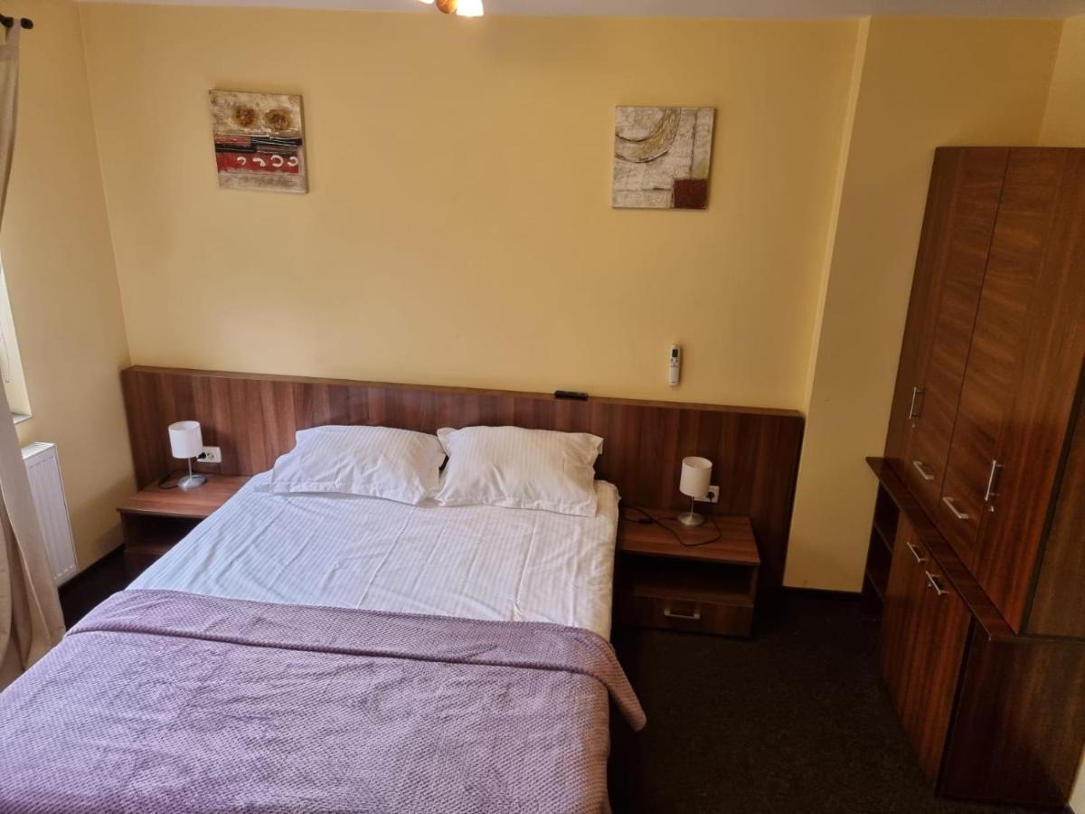 Casa Romana Apartman Ploieşti Kültér fotó